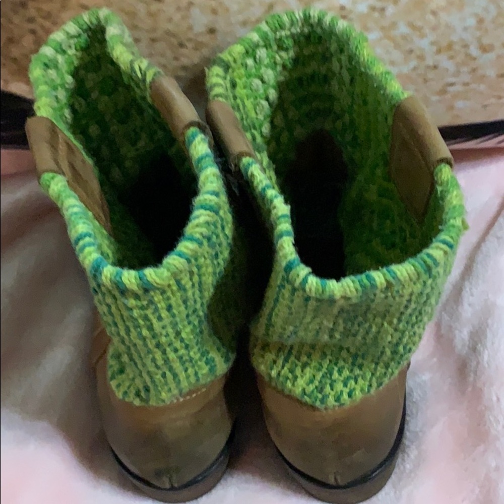 Boots - Picture 5 of 8